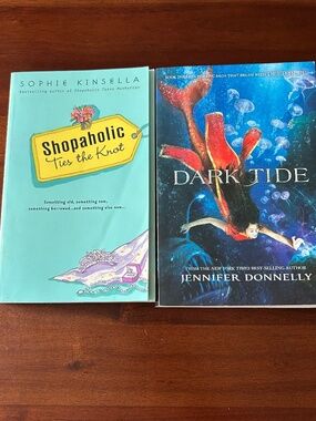 Book Bundle: Sophie Kinsella & Jennifer Donnelly | Chick Lit & YA Fantasy